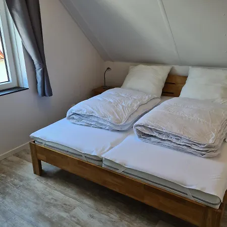 69 Op Recreatiepark De Wielen Feriehus