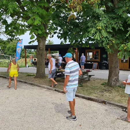 69 Op Recreatiepark De Wielen Feriehus Sint Maarten