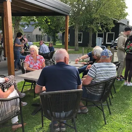 69 Op Recreatiepark De Wielen Ferienhaus